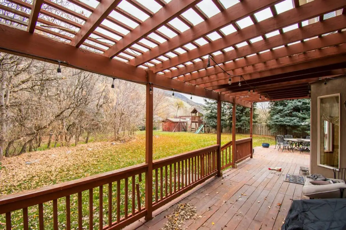 Patio Enclosures & Screen Rooms in Brownsville, TX
